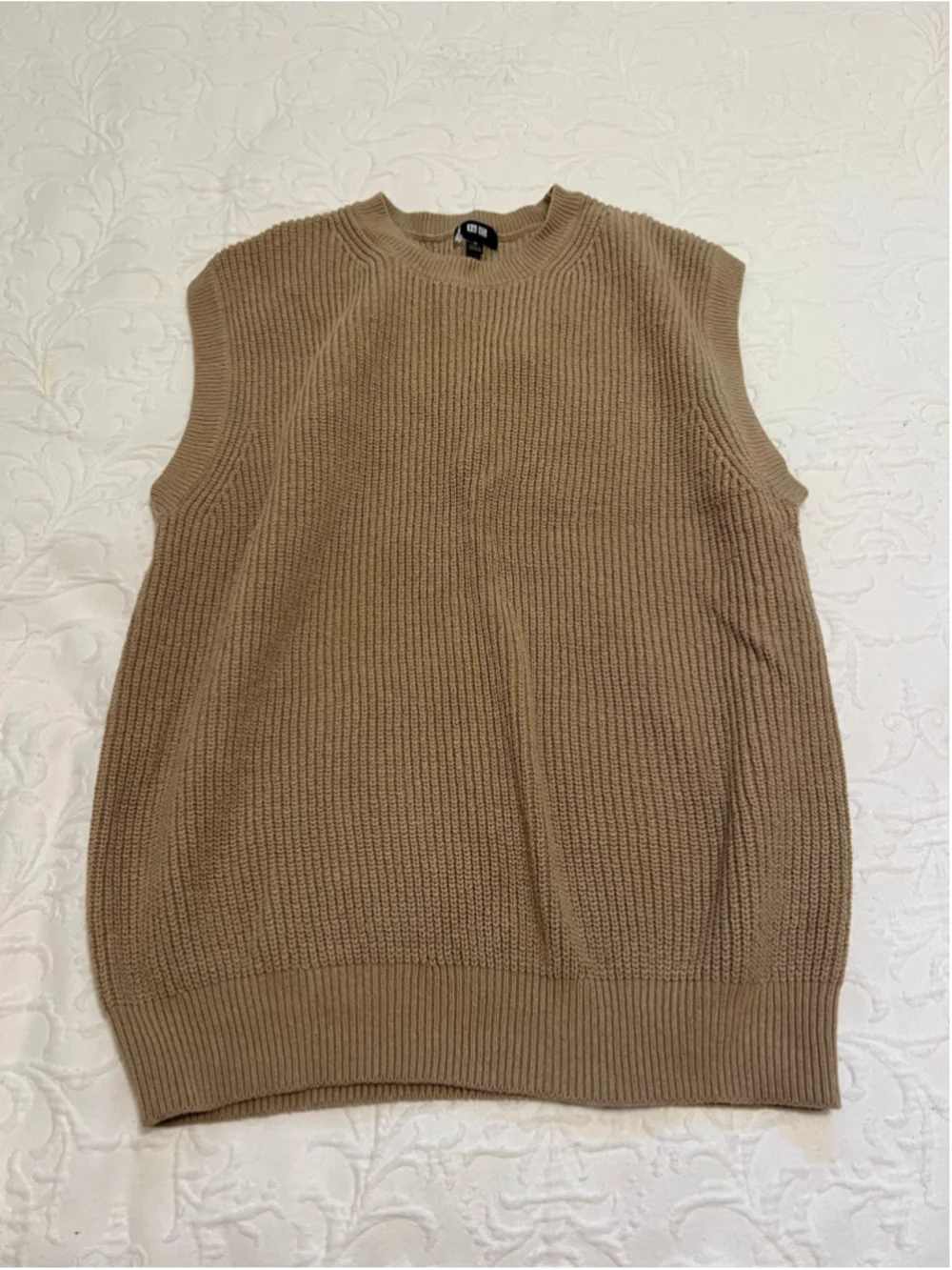 Men's Uniqlo Crew Neck Beige Knit Sweater Vest Size M